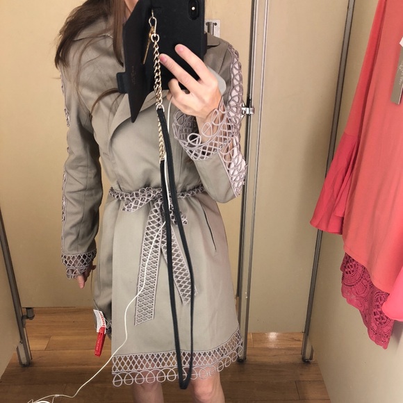Elie Tahari Jackets & Blazers - BNWT Elie Tahari Kathy Lace-Trimmed Trench Coat XS